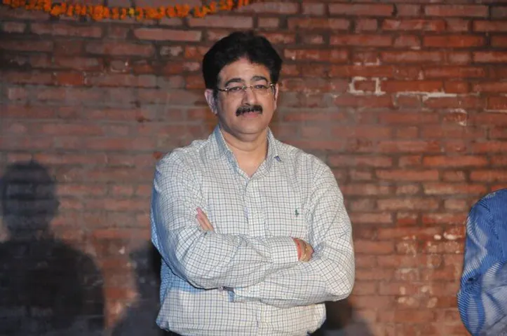 सातवें ग्लोबल लिटरेरी फेस्टिवल का हुआ आयोजन, भारत में हर दस किलोमीटर में बोली बदलती है-संदीप मारवाह