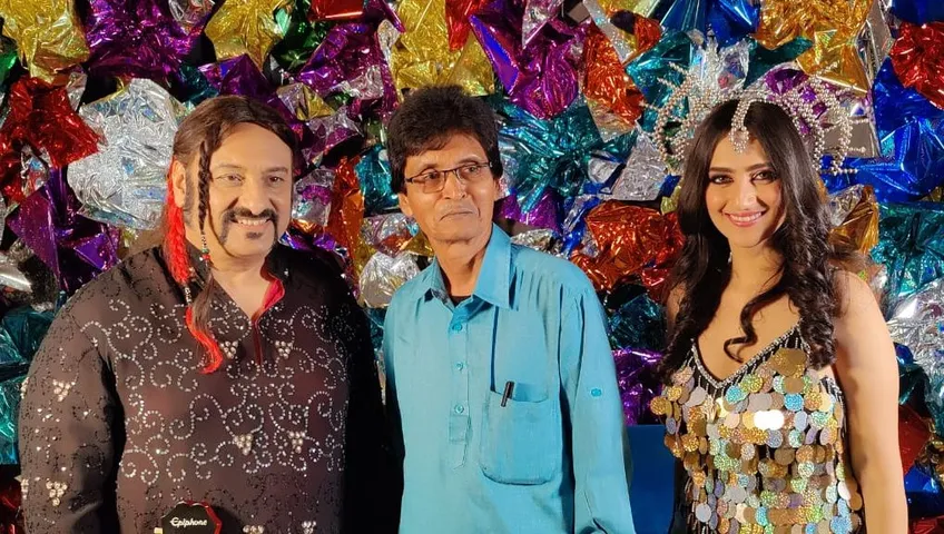 गायिका काव्या जोन्स की म्यूजिक वीडियो 'तू है मेरा' 18 मई को रिलीज होगी