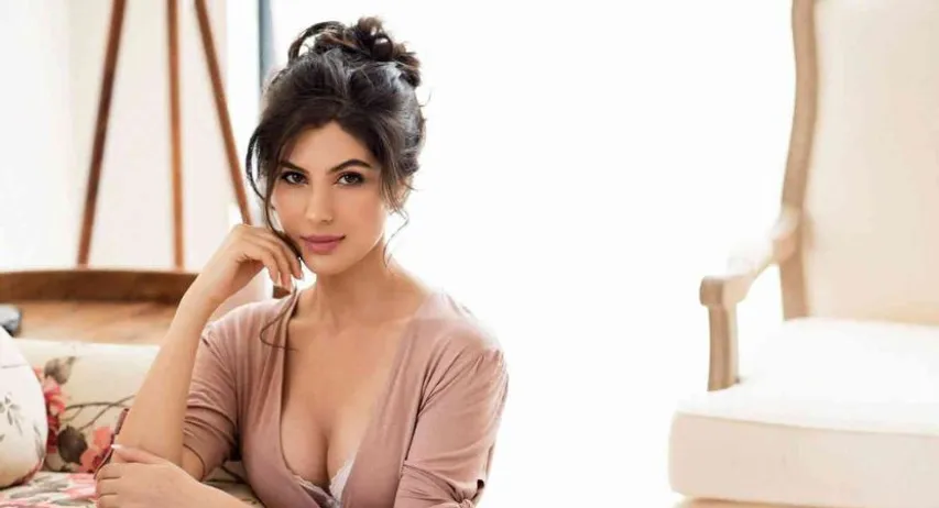 Elnaaz Norouzi is all set to release her debut single this month