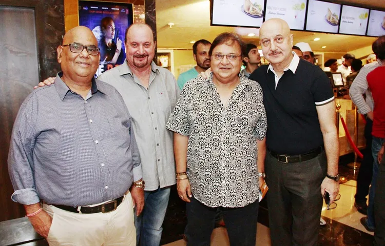 मुंबई में आयोजित हुयी फिल्म वन डे- जस्टिस डिलीवर की स्पेशल स्क्रीनिंग शामिल हुए कईं सितारे