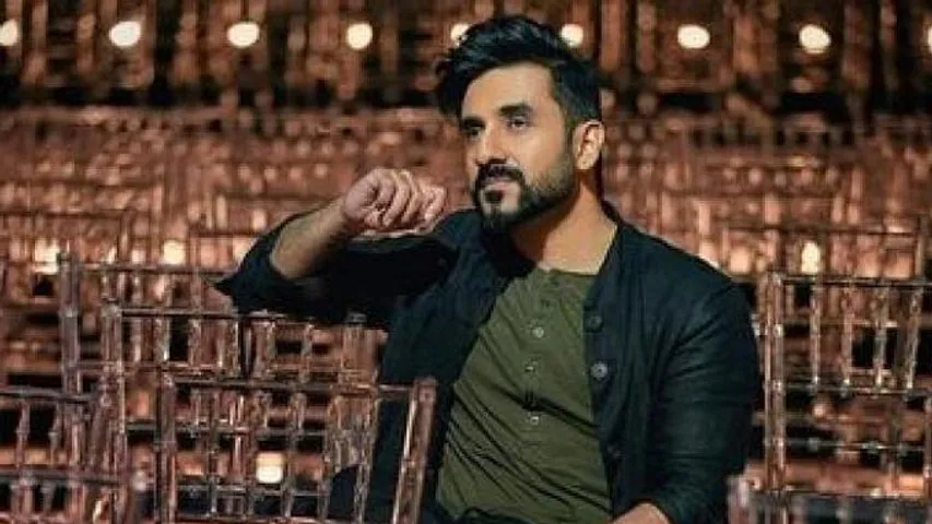 इस क्रेज़ी वर्ष 2020 को भगाने के लिए, ग्लोबल स्टैंड अप कमेडी स्टार वीर दास' इनसाइड आउट' का मंत्र लेकर तैयार