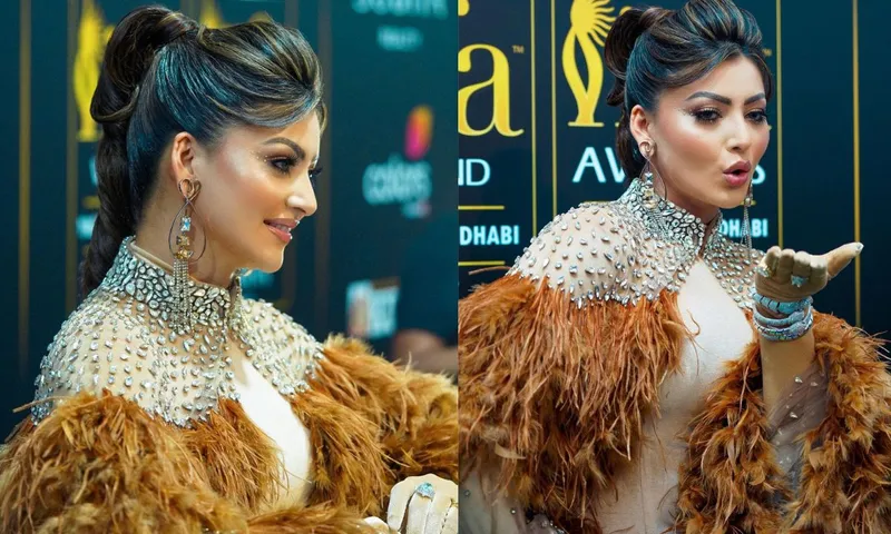 IIFA 2023 Day 2- उर्वशी रौतेला ने कान्स से लेकर IIFA तक ब्राउन फेदर लुक कैरी किया