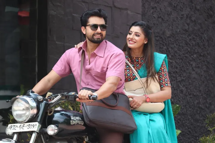 Romantic pictures of Bhojpuris fitness icon Vikrant Singh Rajput and actress Sanchita Banerjee went viral