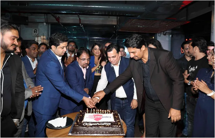 Photos: भूमिका गुरुंग और दीपक राज शर्मा ने लॉन्च की नितिन पांडे की “इंस्टा पॉलिसी ऐप और वेबसाइट”
