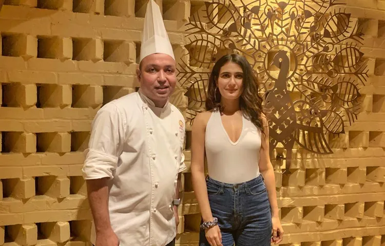 मकाऊ के मिशेलिन स्टार भारतीय रेस्तरां द गोल्डन पीकॉक में फातिमा सना शेख ने किया लंच