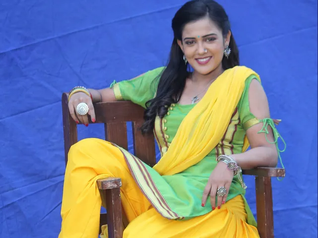 बेहद चौंकाने वाली खबर! गुल्‍की जोशी सोनी सब के ‘मैडम सर’ में उर्मिला बनकर लौटी- यह नजरों का धोखा है या फिर उसकी हमशक्‍ल?