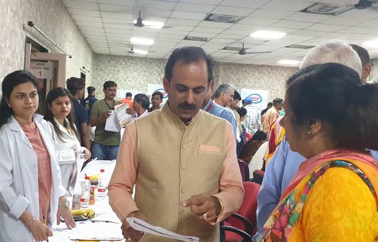 आचार्य मनीष जी ने विभिन्न रोगों का पता लगाने और उसके इलाज को लेकर निशुल्क प्रशिक्षण कार्यक्रम किया आयोजित