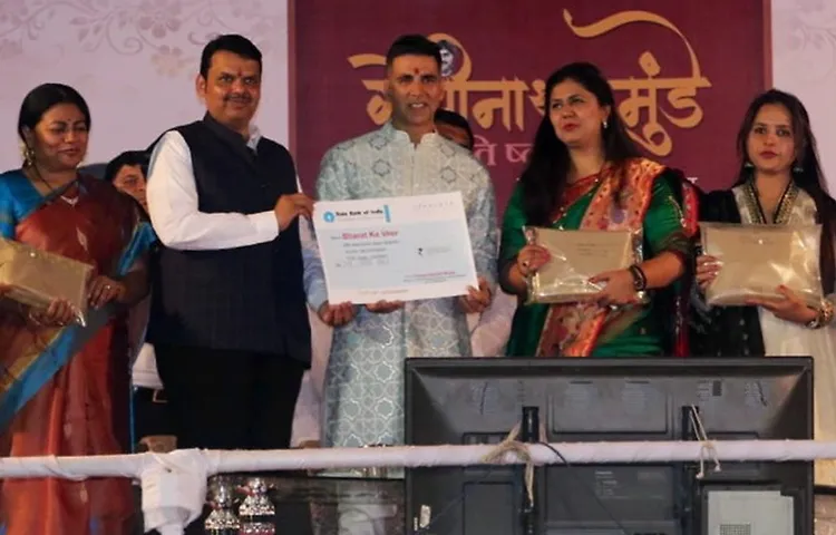 अक्षय कुमार ने चैरिटी इवेंट में 100 दुल्हनों को दिए 1-1 लाख रुपए