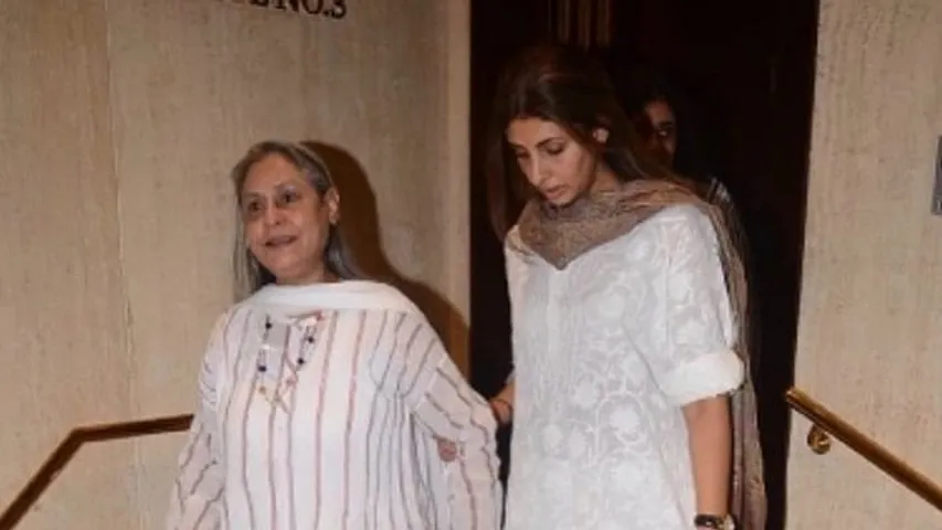 मनीष मल्होत्रा के घर प्रेयर मीट के दौरान फिर एक बार मीडिया पर भड़की जया बच्चन