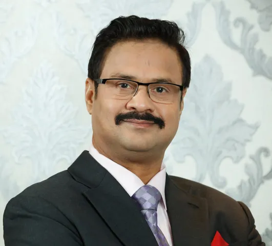 मसाला किंग धनंजय दातार ने यूएई से घर लौट रहे भारतीयों की मदद का लिया जिम्मा