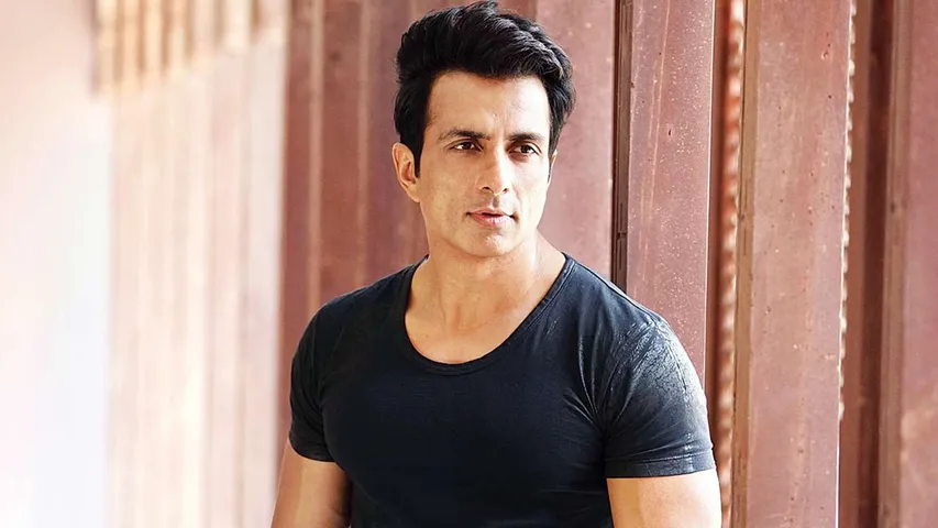 Sonu Sood ने एक बार फिर किया कमाल, 12 साल से बिस्तर पर पड़े युवक के शरीर में डाली जान