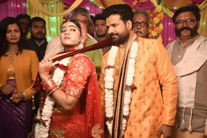 साउथ की हीरोइन को ब्याह ले गए भोजपुरी सुपर स्टार रितेश पांडेय