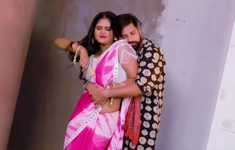 चांदनी सिंह ने नये साल पर जारी किया अपना पहला एलबम, वीडियो देखते ही नशे में टुन्न हो जायेंगे आप