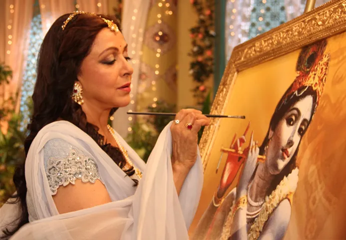 हेमा मालिनी इस जन्माष्टमी लॉन्च करेंगी अपनी सिंगिंग डेब्यू एल्बम 'गोपाल को समर्पण'