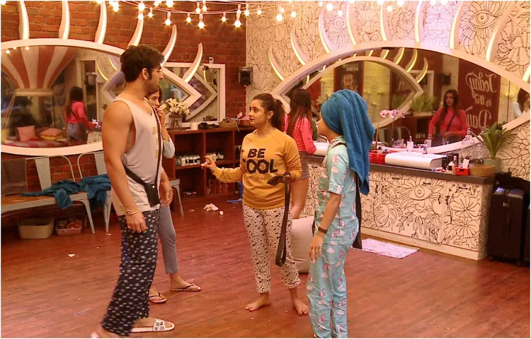 Bigg Boss-13, Day-24: सांप और सीढ़ी के कार्य ने घर में पैदा किया तनाव