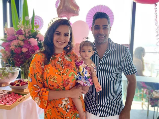 अवा के पहले जन्मदिन की खूबसूरत फोटो में Evelyn Sharma ने पहली बार दिखाया अपनी बेटी का चेहरा!