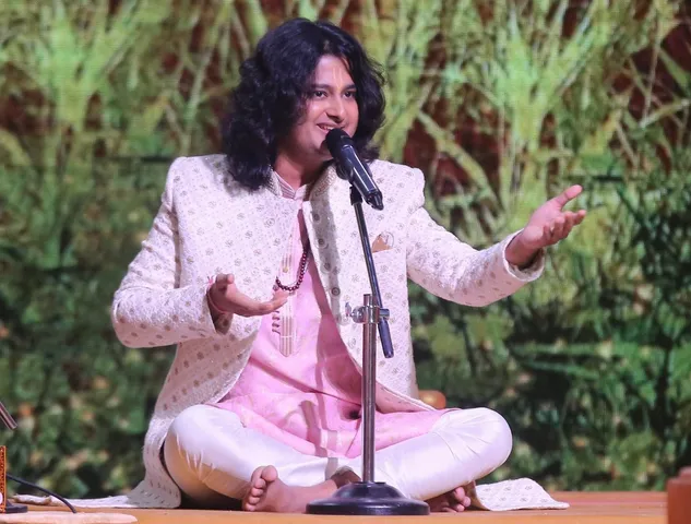 कैलाश खेर ने स्वर्ण स्वर भारत के कंटेस्टेंट आकाश शर्मा से कहा, ‘‘आप सोनू निगम से काफी मिलते-जुलते हैं‘‘