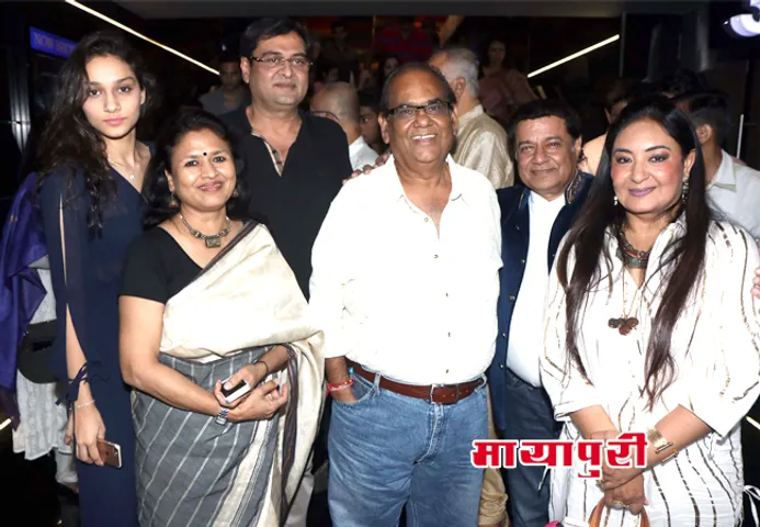 ओम पुरी की आखिरी फिल्म 'मिस्टर कबाड़ी' की स्क्रीनिंग में पहुंचे बॉलीवुड स्टार्स