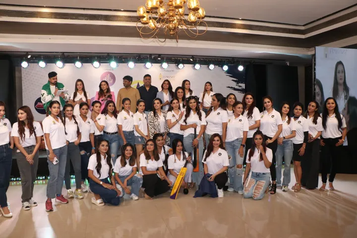On a Friday evening filled with glam and glitz, Merakianz Media House in association with Sai Infra Entertainment unveiled the first edition of Cine Star Cricket League.