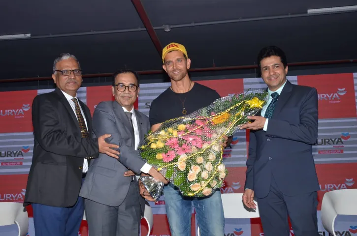 चेंबूर में सूर्या अस्पताल के उद्घाटन समारोह में शामिल हुए ऋतिक रोशन