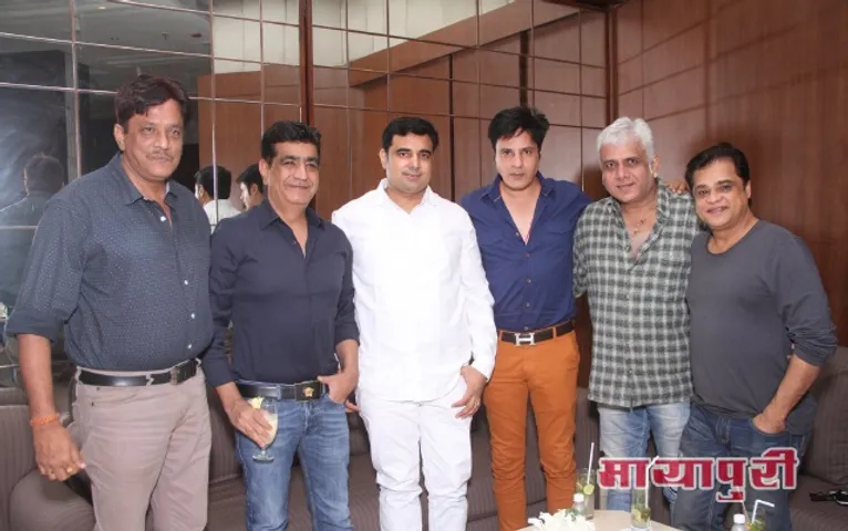 बॉलीवुड हस्तियों संग ज्योतिषाचार्य पवन कौशिक ने सेलिब्रेट किया अपना बर्थडे