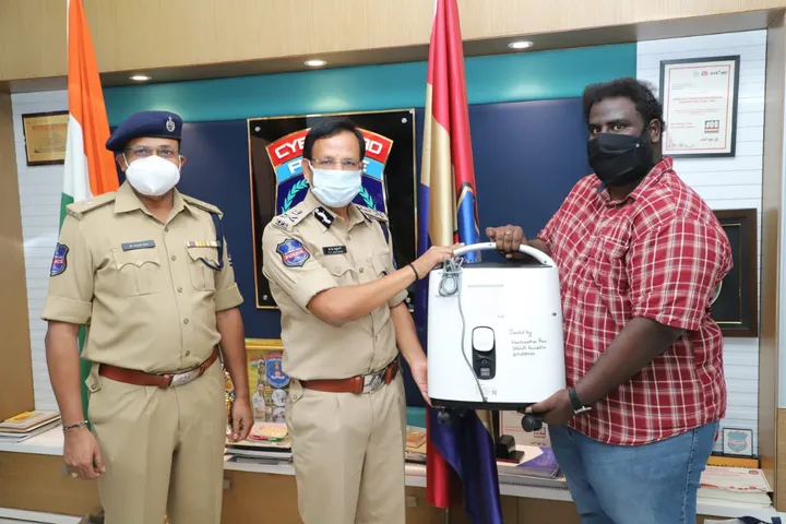 अभिनेता हर्षवर्धन राणे ने साइबराबाद पुलिस को ऑक्सीजन कंसंटेटर दान किया