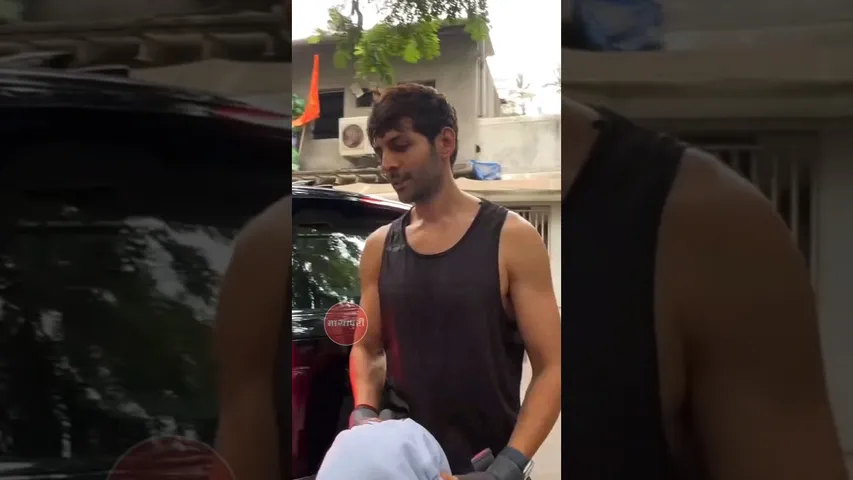 Bollywood Actor Kartik Aryan Spotted In Mumbai