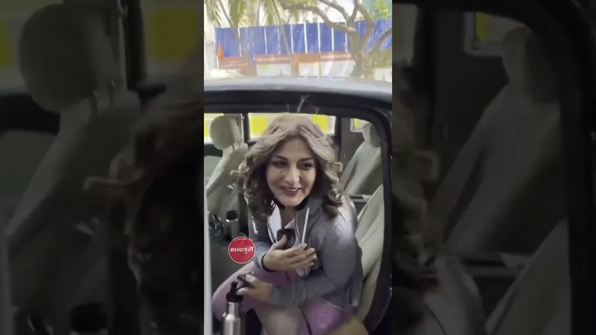 Sonali Bendre spotted at a salon in Juhu