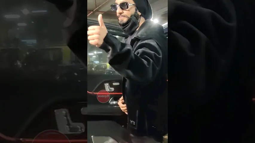 Ranveer Singh Was Spotted Exiting The Mumbai Airport Last Night