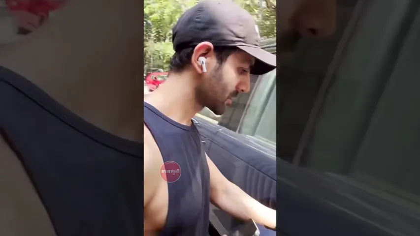 Bollywod Actor Kartik Aaryan Coming Out Of His Gym #kartikaaryan