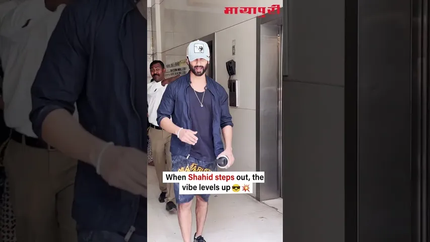 Bollywood heartthrob Shahid Kapoor looking dapper as ever in Bandra!