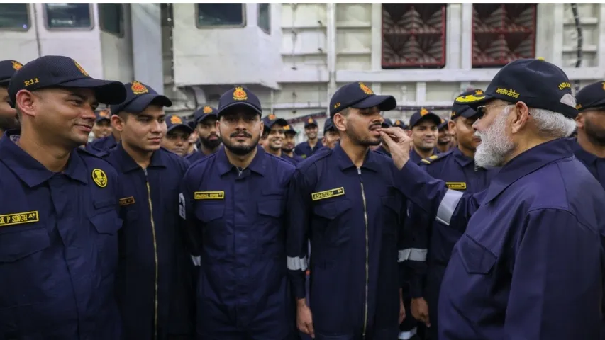 modi deepavali at ins vikrantha