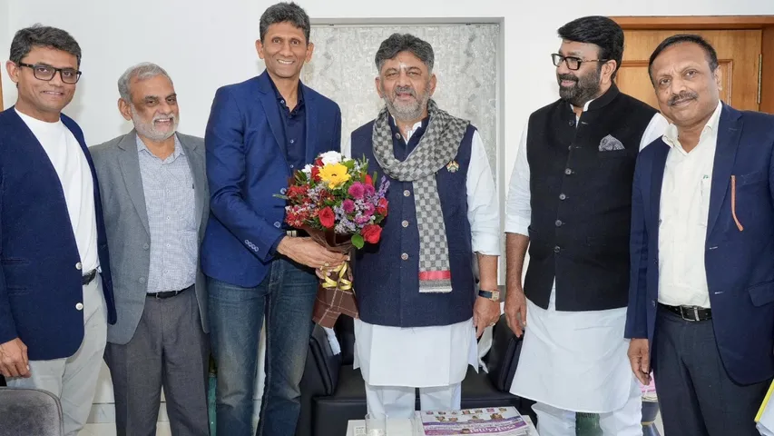 KSCA PREZ VENKATESH PRASAD MET DKS