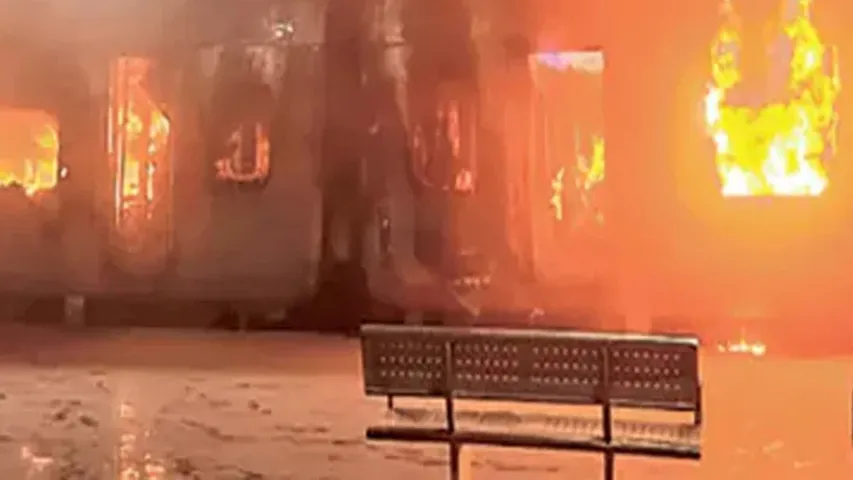 Tatanagar-Ernakulam Express (1)