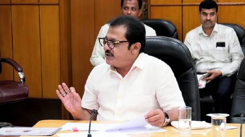 ಮುಸ್ಲಿಂ ಸ್ಪೀಕರ್ ಎದುರು ನಮಸ್ಕಾರ್ ಸಾಬ್ ಅಂತ ನಿಂತ್ಕೋಬೇಕು- ಸಚಿವ ಜಮೀರ್ ಅಹ್ಮದ್