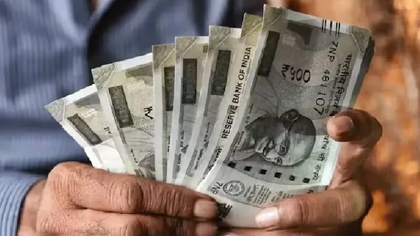 ಟೀ ಅಂಗಡಿ ಮಾಲೀಕನಿಗೆ ಬಂಪರ್​​; ಬರೋಬ್ಬರಿ 999 ಕೋಟಿ ರೂ. ಜಮಾ; ಆಮೇಲೇನಾಯ್ತು?