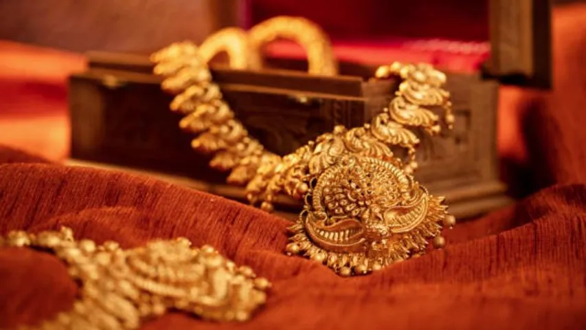 ಜರ್ಮನ್, ಇಟಲಿ, ಫ್ರಾನ್ಸ್ ರಷ್ಯಾದ ಗೋಲ್ಡ್​ ರಿಸರ್ವ್​ ಮೀರಿಸುತ್ತೆ! ಭಾರತೀಯ ಮಹಿಳೆಯರ ಬಳಿ ಇರುವ ಚಿನ್ನ ಎಷ್ಟು ಗೊತ್ತಾ?