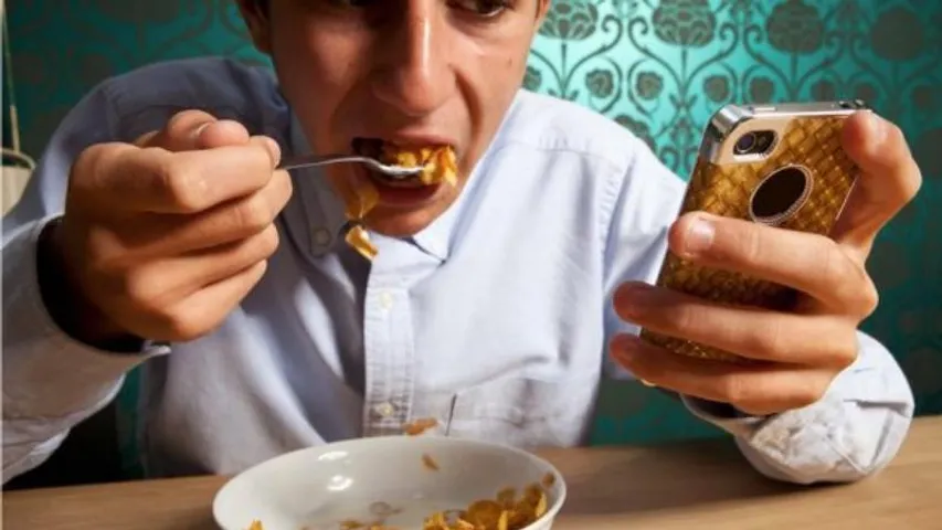 Mindfull Eating: ನಾವು ಏನು ಊಟ ಮಾಡುತ್ತೇವೆ ಅನ್ನೋದಕ್ಕಿಂತ ಹೇಗೆ ಊಟ ಮಾಡುತ್ತೇವೆ ಅನ್ನೋದು ಮುಖ್ಯ