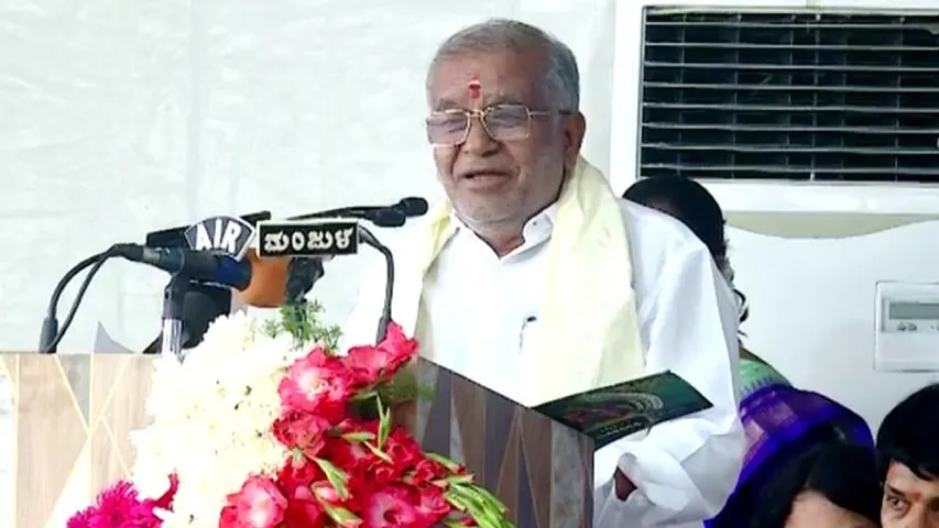 ಸಿದ್ದು ಯಾಕೆ ರಾಜೀನಾಮೆ ಕೊಡಬೇಕು? ಕುಮಾರಸ್ವಾಮಿ ರಿಸೈನ್ ಮಾಡ್ತಾರಾ? ಹೆಚ್​ಡಿಕೆಗೆ ಜಿಟಿ ದೇವೇಗೌಡ ಟಾಂಗ್