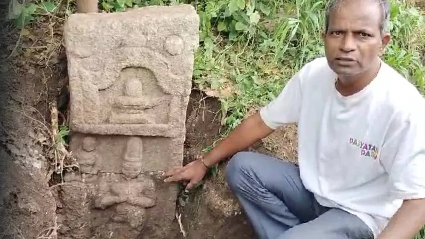 6 ಅಡಿ ಎತ್ತರ, 2 ಅಡಿ ಅಗಲ.. ಅಪರೂಪದ ಮಾಸ್ತಿಕಲ್ಲು ಮತ್ತು ಶಾಸನ ಪತ್ತೆ! ಎಲ್ಲಿ?