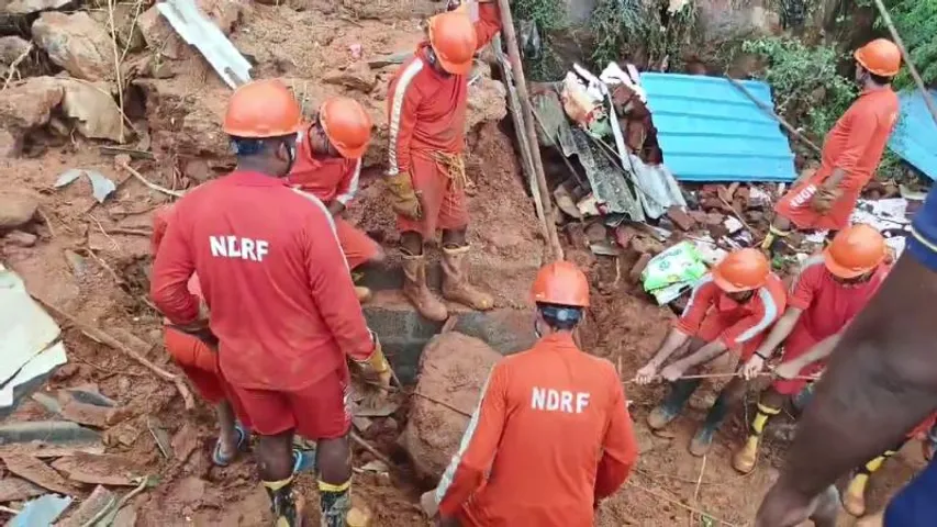 ಅರುಣಾಚಲೇಶ್ವರ ದೇವಸ್ಥಾನದ ಬಳಿ ಘನಘೋರ ದುರಂತ! ಉರುಳಿಬಿದ್ದಿದ್ದ ಬಂಡೆಗಳ ಭಯಾನಕ ದೃಶ್ಯ ಸಿಸಿವಿಟಿಯಲ್ಲಿ ಸೆರೆ