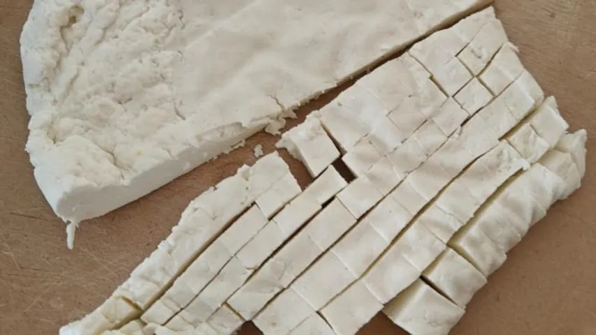 ಪನ್ನೀರ್ ತಿನ್ನೋ ಮುನ್ನ ಎಚ್ಚರ ಎಚ್ಚರ.. ಬಯಲಾಗಿದೆ ಬೆಚ್ಚಿ ಬೀಳಿಸುವ ಅಂಶ!