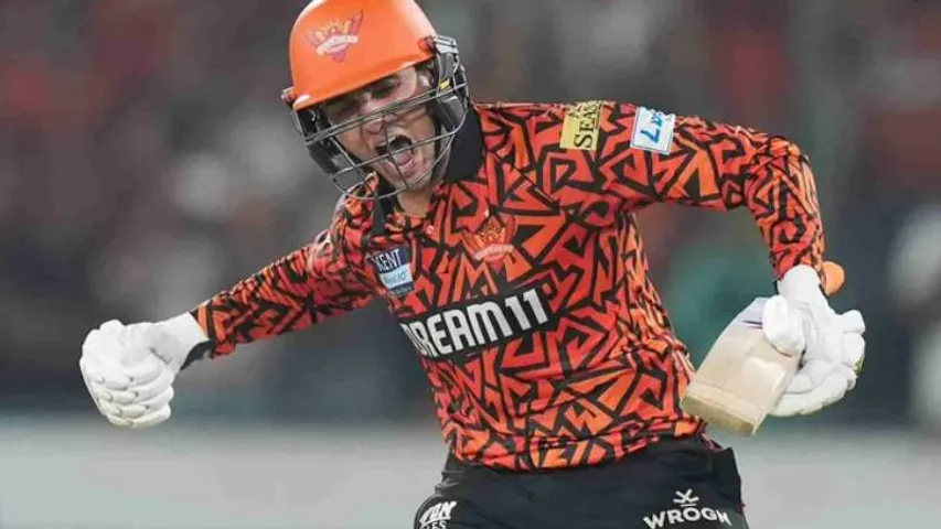 ಅಭಿಷೇಕ್ ಶರ್ಮಾ ಬೌಂಡರಿ, ಸಿಕ್ಸರ್ ಸುರಿಮಳೆ.. RCB ಆಟಗಾರನ ರೆಕಾರ್ಡ್‌ ಇದಕ್ಕಿಂತಲೂ ಗ್ರೇಟ್‌!