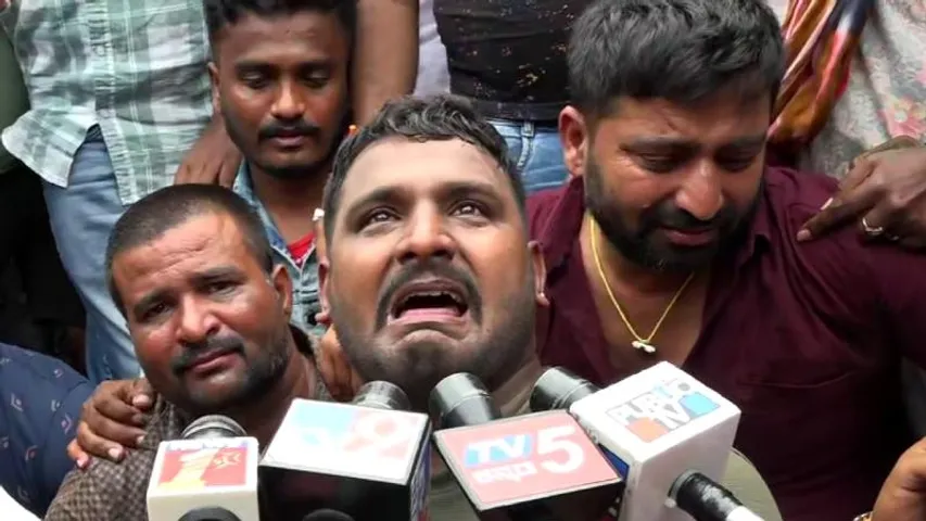 ‘ನಾನೇ 10 ಲಕ್ಷ ಪರಿಹಾರ ಕೊಡ್ತೀನಿ, ನನ್ನ ಮಗಳ ತಂದುಕೊಡಿ..’ ಪೊಲೀಸರ ಯಡವಟ್ಟಿಗೆ ತಂದೆ ಕಣ್ಣೀರು..