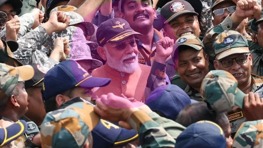 ಇಡೀ ದೇಶ, ಸೈನ್ಯ PM ಮೋದಿ ಕಾಲುಗಳಿಗೆ ನಮಸ್ಕರಿಸುತ್ತೆ.. ಡಿಸಿಎಂ ದೇವ್ಡಾ ವಿವಾದಾತ್ಮಕ ಹೇಳಿಕೆ