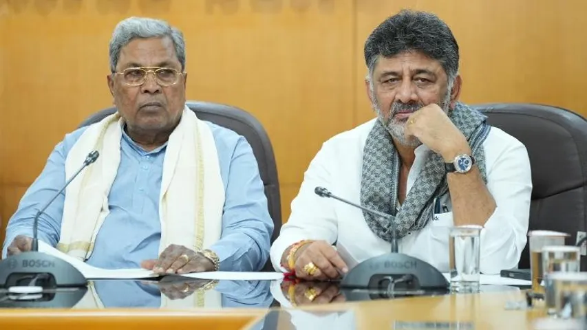 ಪವರ್ ಶೇರಿಂಗ್ ಫೈಟ್​​ನಲ್ಲಿ ಭಾರೀ ಟ್ವಿಸ್ಟ್.. 2 ದಿನ ಸೈಲೆಂಟ್ ಆಗಿದ್ದ ಡಿಕೆಶಿ ದಿಢೀರ್ ದೆಹಲಿಗೆ ದೌಡು..!