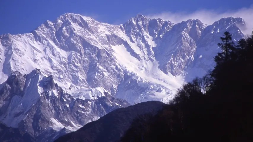 YALUNG PEAK AVALANCHE KILLS 7 PEOPLE