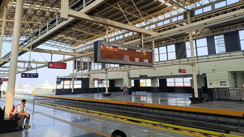 yellow line delay bengaluru