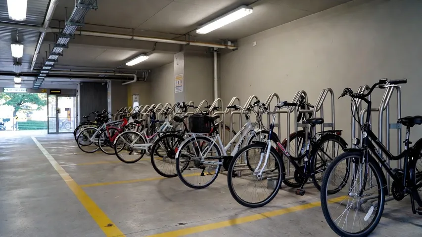 bmrcl cycle parking