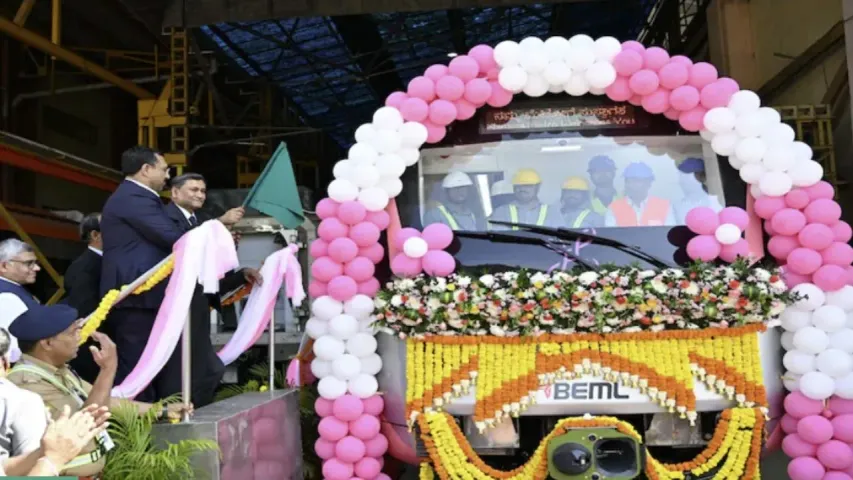 pink-line-metro-prototype-2025-12-11-15-57-24